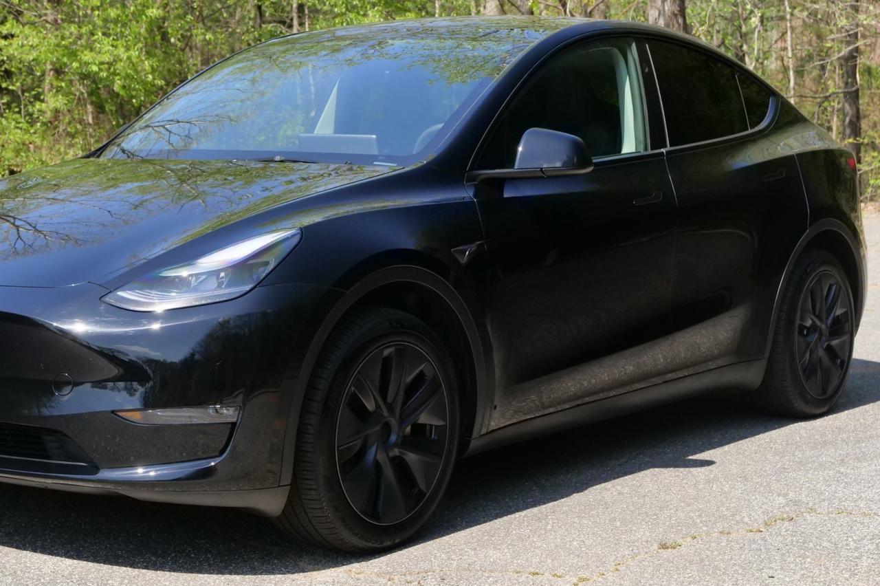 2025 Tesla Model Y Long Range / AWD / Heated Seats! Lincolnton NC
