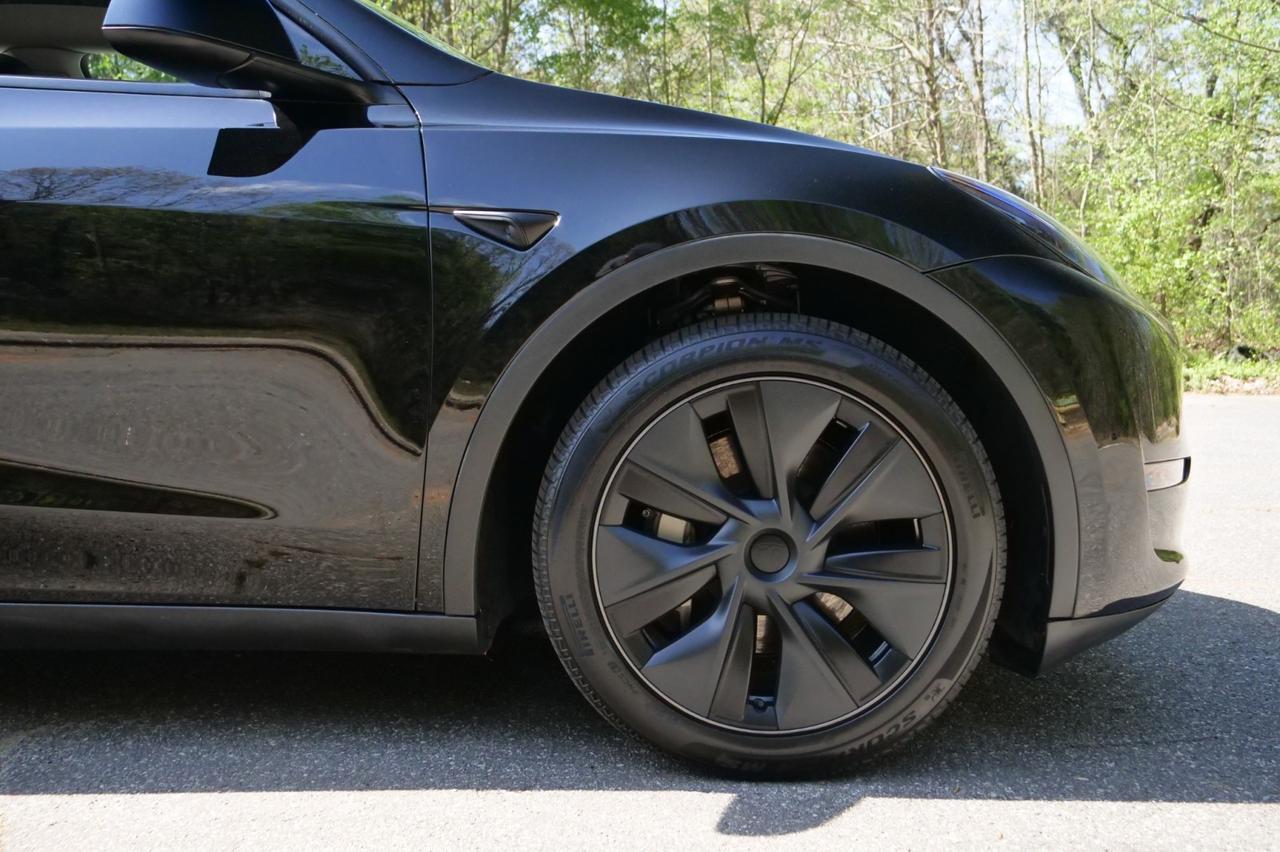 2025 Tesla Model Y Long Range / AWD / Heated Seats! Lincolnton NC