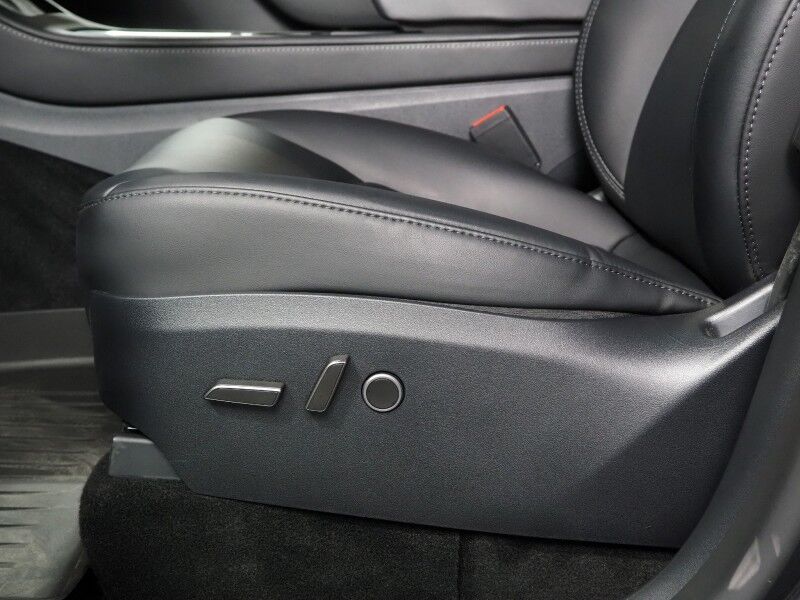 2025 Tesla Model Y Long Range AWD *TRAFFIC AWARE CRUISE CONTROL, NAVIGATION, SAFETY ALERTS, SURROUND VIEW CAMERAS, PANORAMA GLASS ROOF, HEATED SEATS/STEERING WHEEL, WIRELESS CHARGING Round Rock TX
