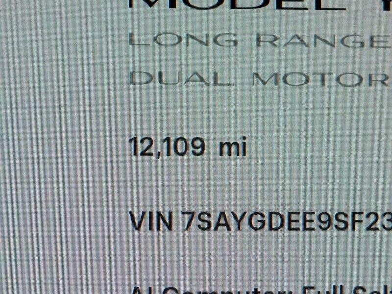2025 Tesla Model Y Long Range AWD *TRAFFIC AWARE CRUISE CONTROL, NAVIGATION, SAFETY ALERTS, SURROUND VIEW CAMERAS, PANORAMA GLASS ROOF, HEATED SEATS/STEERING WHEEL, WIRELESS CHARGING Round Rock TX
