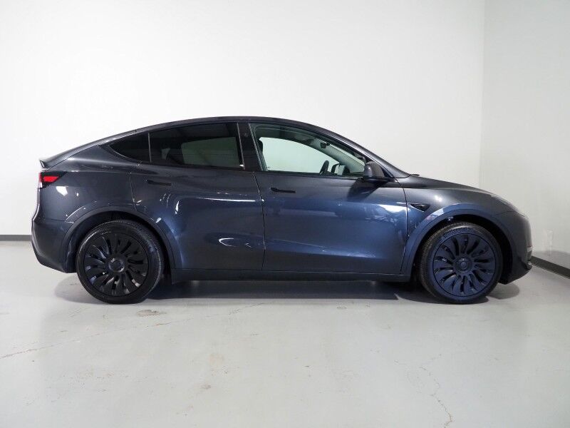 2025 Tesla Model Y Long Range AWD *TRAFFIC AWARE CRUISE CONTROL, NAVIGATION, SAFETY ALERTS, SURROUND VIEW CAMERAS, PANORAMA GLASS ROOF, HEATED SEATS/STEERING WHEEL, WIRELESS CHARGING Round Rock TX