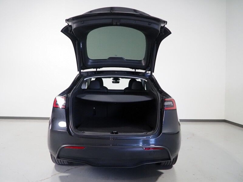 2025 Tesla Model Y Long Range AWD *TRAFFIC AWARE CRUISE CONTROL, NAVIGATION, SAFETY ALERTS, SURROUND VIEW CAMERAS, PANORAMA GLASS ROOF, HEATED SEATS/STEERING WHEEL, WIRELESS CHARGING Round Rock TX