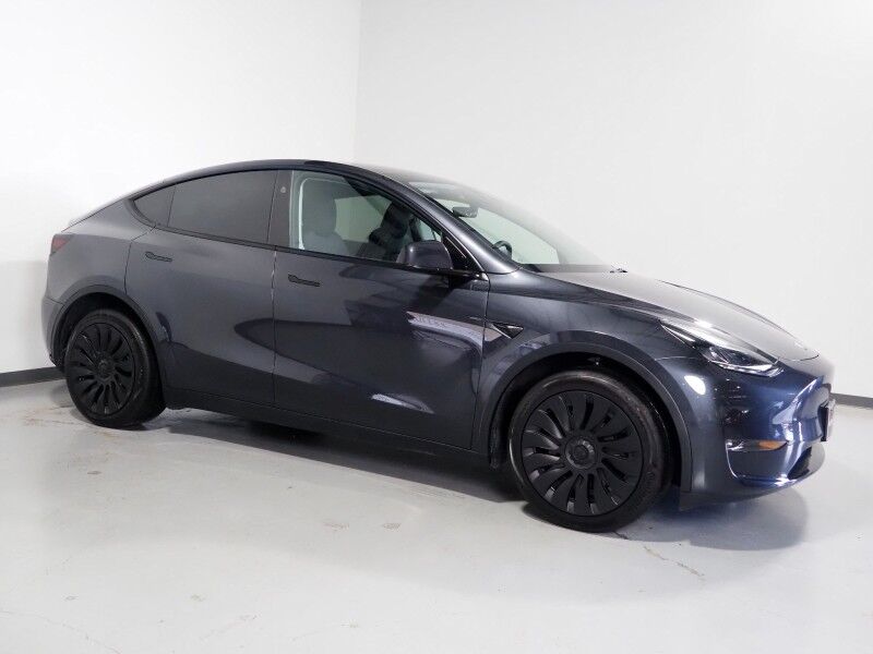 2025 Tesla Model Y Long Range AWD *TRAFFIC AWARE CRUISE CONTROL, NAVIGATION, SAFETY ALERTS, SURROUND VIEW CAMERAS, PANORAMA GLASS ROOF, HEATED SEATS/STEERING WHEEL, WIRELESS CHARGING
