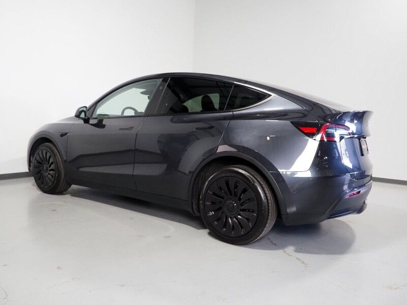 2025 Tesla Model Y Long Range AWD *TRAFFIC AWARE CRUISE CONTROL, NAVIGATION, SAFETY ALERTS, SURROUND VIEW CAMERAS, PANORAMA GLASS ROOF, HEATED SEATS/STEERING WHEEL, WIRELESS CHARGING Round Rock TX
