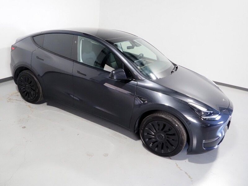 2025 Tesla Model Y Long Range AWD *TRAFFIC AWARE CRUISE CONTROL, NAVIGATION, SAFETY ALERTS, SURROUND VIEW CAMERAS, PANORAMA GLASS ROOF, HEATED SEATS/STEERING WHEEL, WIRELESS CHARGING Round Rock TX