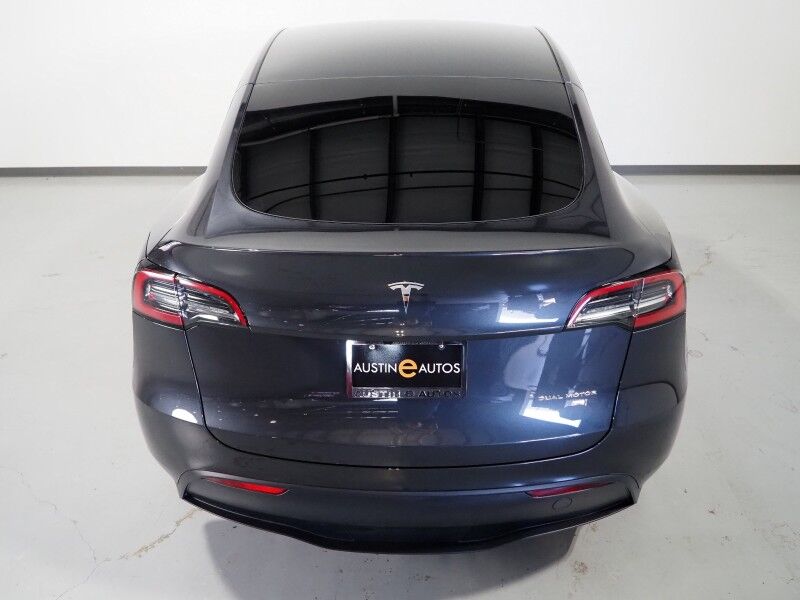 2025 Tesla Model Y Long Range AWD *TRAFFIC AWARE CRUISE CONTROL, NAVIGATION, SAFETY ALERTS, SURROUND VIEW CAMERAS, PANORAMA GLASS ROOF, HEATED SEATS/STEERING WHEEL, WIRELESS CHARGING Round Rock TX