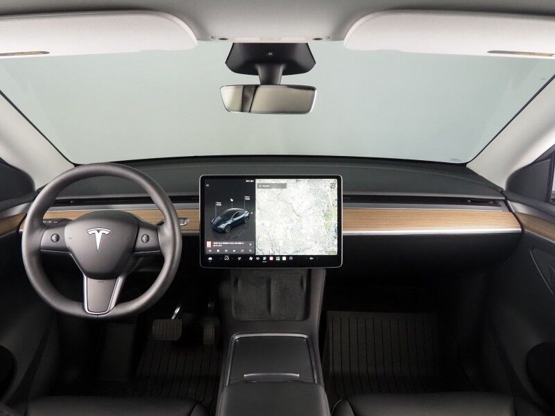 2025 Tesla Model Y Long Range AWD *TRAFFIC AWARE CRUISE CONTROL, NAVIGATION, SAFETY ALERTS, SURROUND VIEW CAMERAS, PANORAMA GLASS ROOF, HEATED SEATS/STEERING WHEEL, WIRELESS CHARGING Round Rock TX