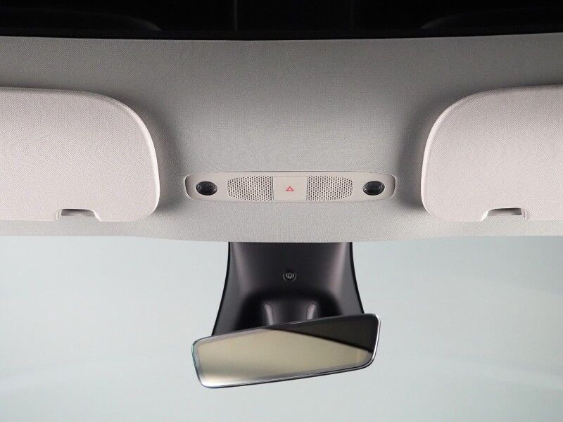 2025 Tesla Model Y Long Range AWD *TRAFFIC AWARE CRUISE CONTROL, NAVIGATION, SAFETY ALERTS, SURROUND VIEW CAMERAS, PANORAMA GLASS ROOF, HEATED SEATS/STEERING WHEEL, WIRELESS CHARGING Round Rock TX