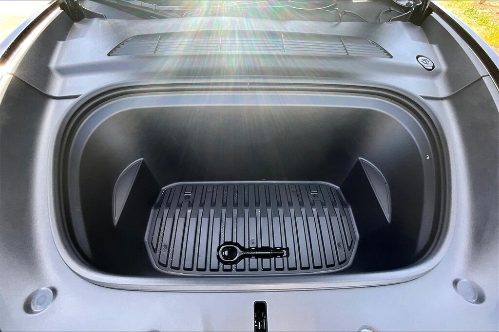 2025 Tesla Model Y Long Range OR