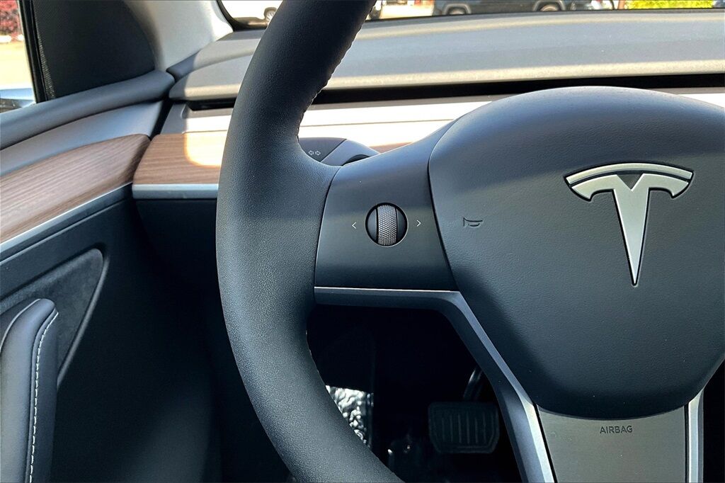 2025 Tesla Model Y Long Range OR