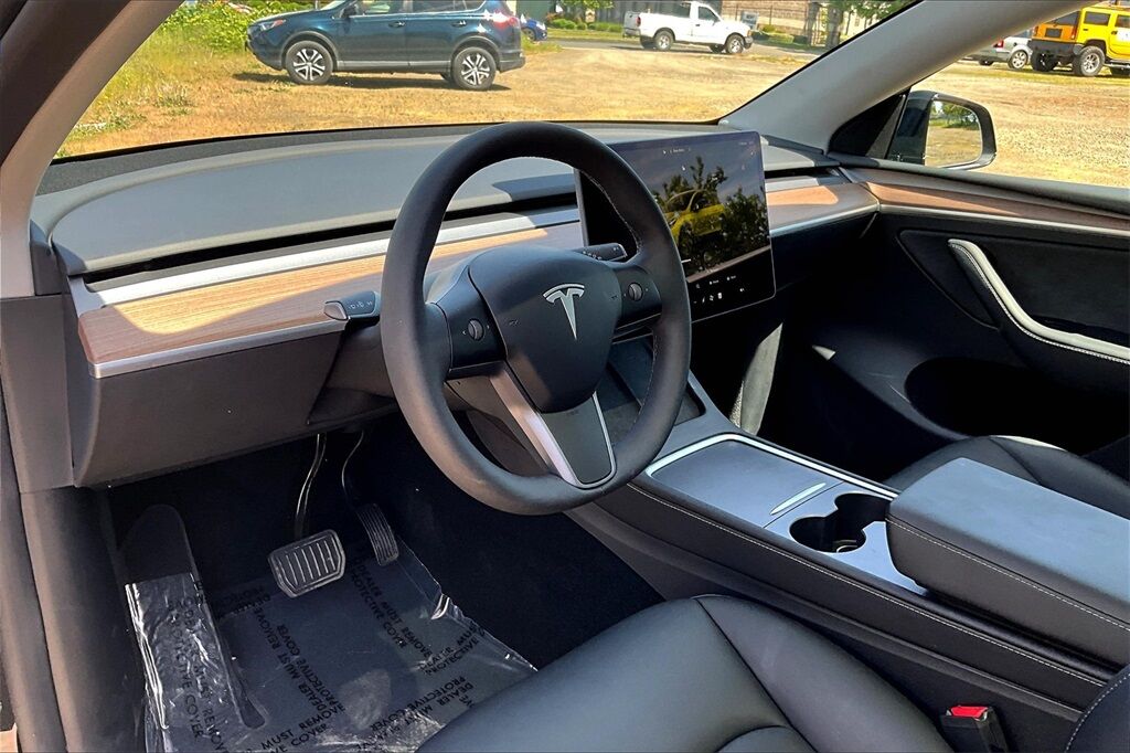 2025 Tesla Model Y Long Range OR