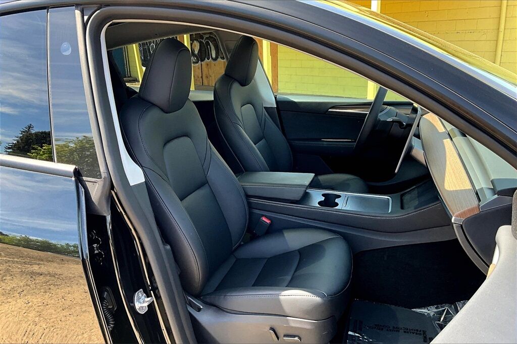 2025 Tesla Model Y Long Range OR