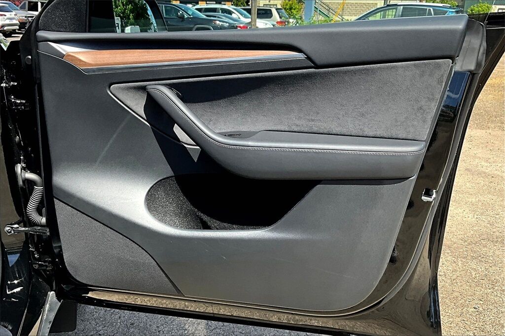 2025 Tesla Model Y Long Range OR