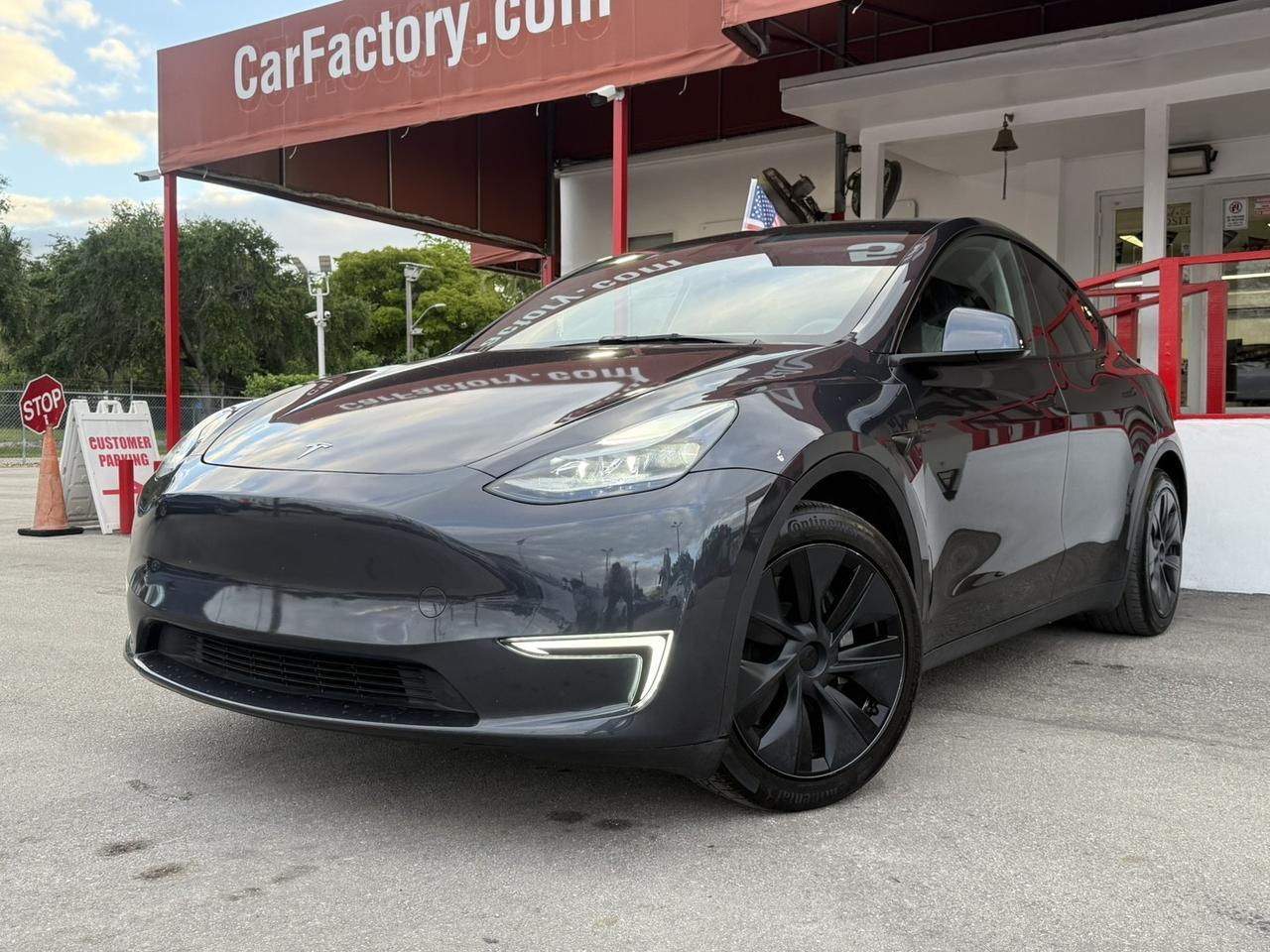 2025 Tesla Model Y Long Range Rear Wheel Drive's photo