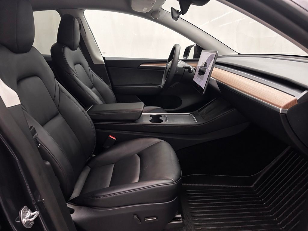 2025 Tesla Model Y Long Range Portland OR