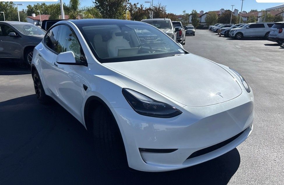 2025 Tesla Model Y Long Range Portland OR