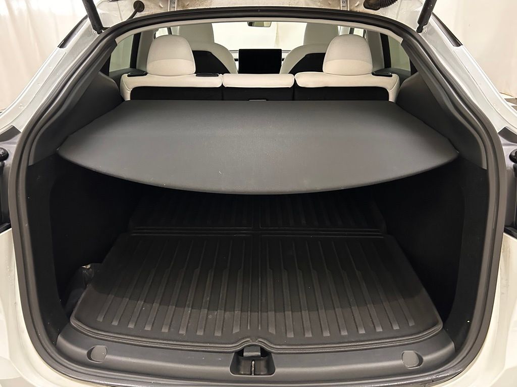 2025 Tesla Model Y Long Range Portland OR