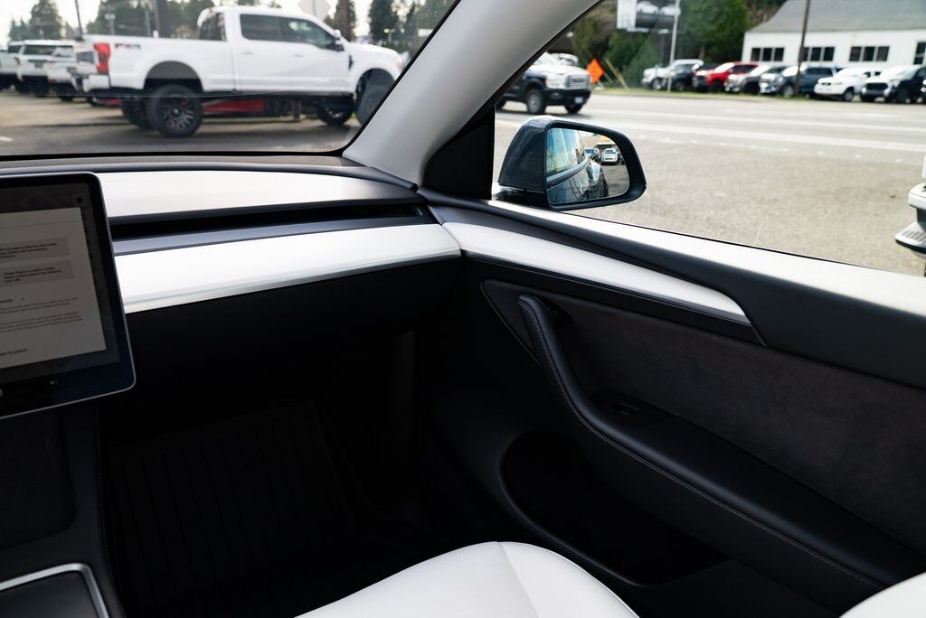 2025 Tesla Model Y Long Range Milwaukie OR