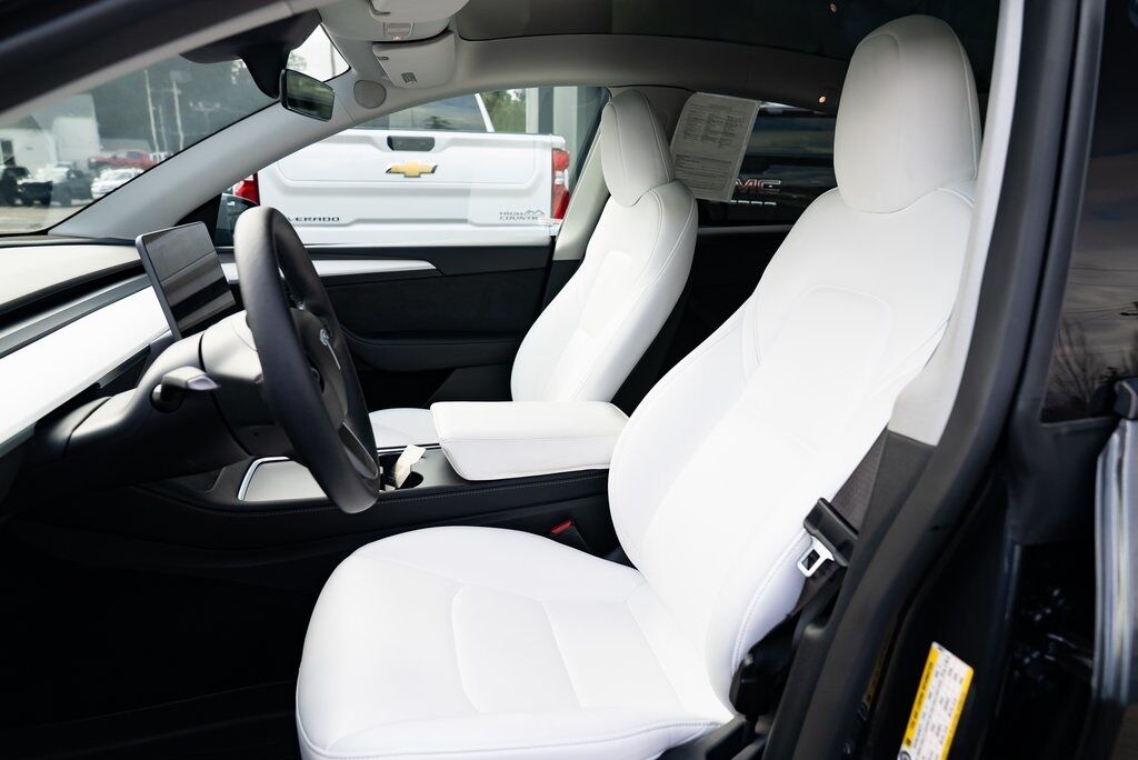 2025 Tesla Model Y Long Range Milwaukie OR