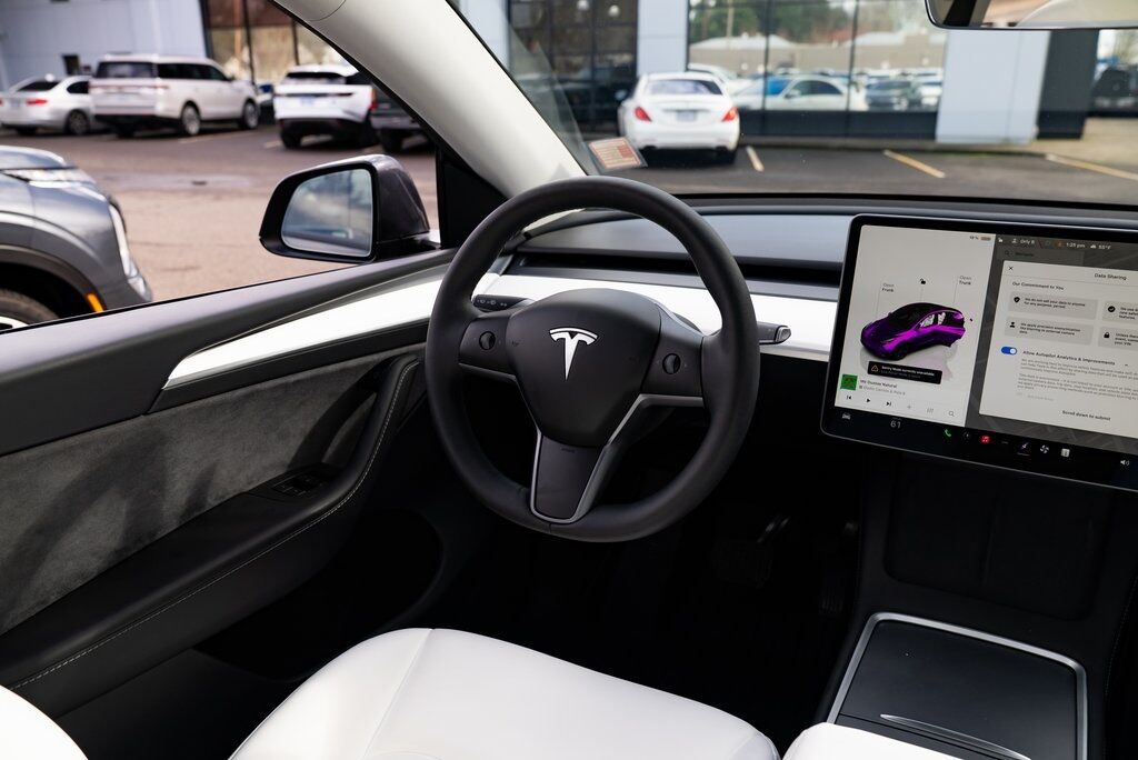 2025 Tesla Model Y Long Range Milwaukie OR