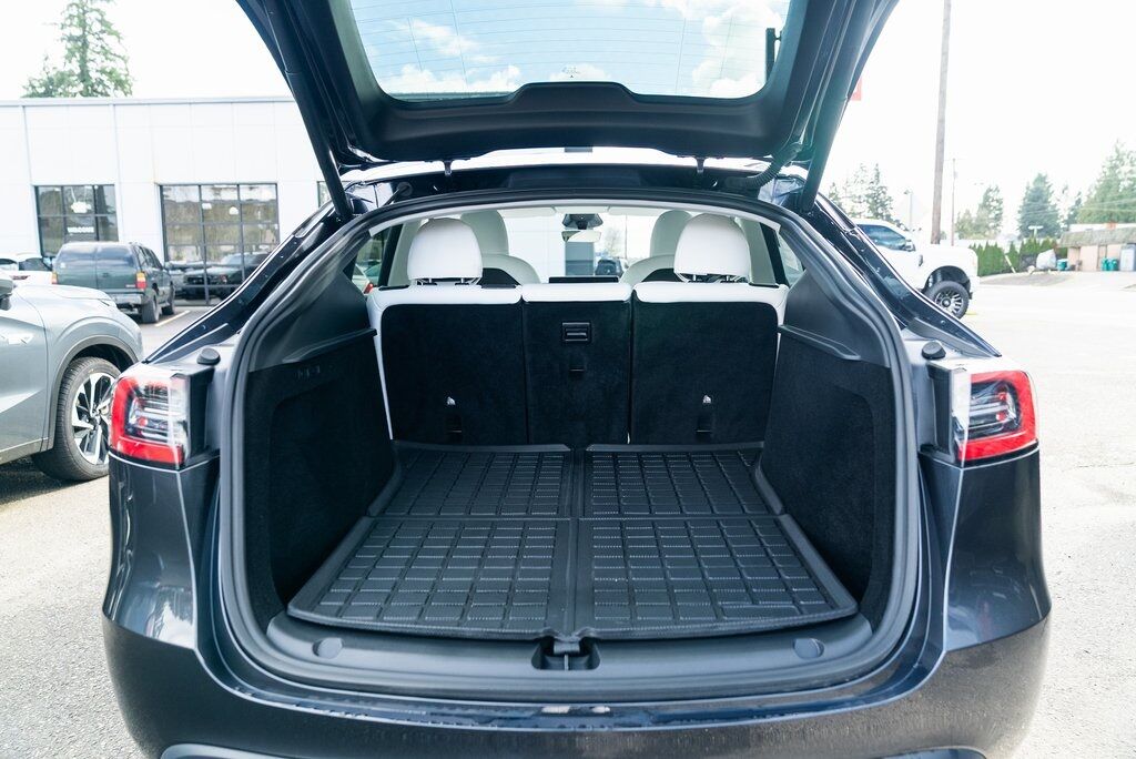 2025 Tesla Model Y Long Range Milwaukie OR