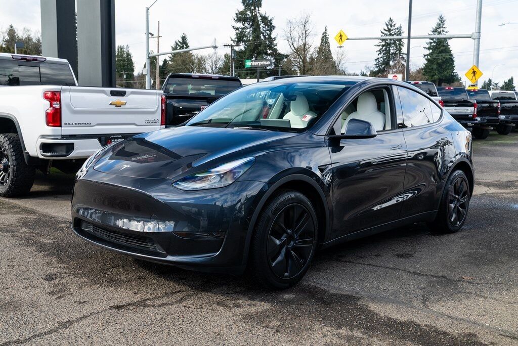 2025 Tesla Model Y Long Range Milwaukie OR