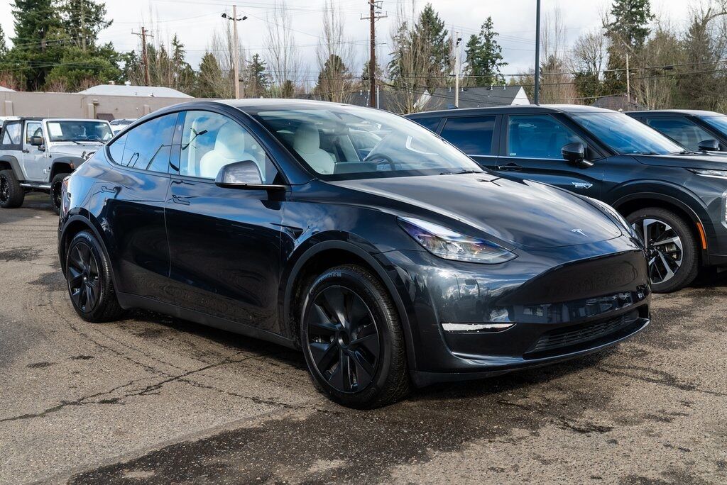 2025 Tesla Model Y Long Range