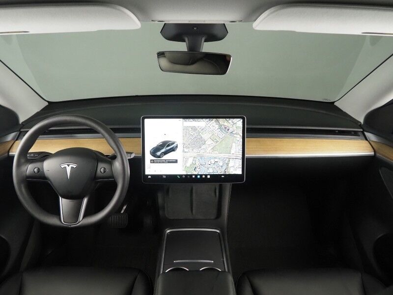 2025 Tesla Model Y Long Range RWD *AUTOPILOT, NAVIGATION, SAFETY ALERTS, ADAPTIVE CRUISE, SURROUND VIEW CAMERAS, PANORAMA GLASS ROOF, HEATED SEATS/STEERING WHEEL, WIRELESS CHARGING