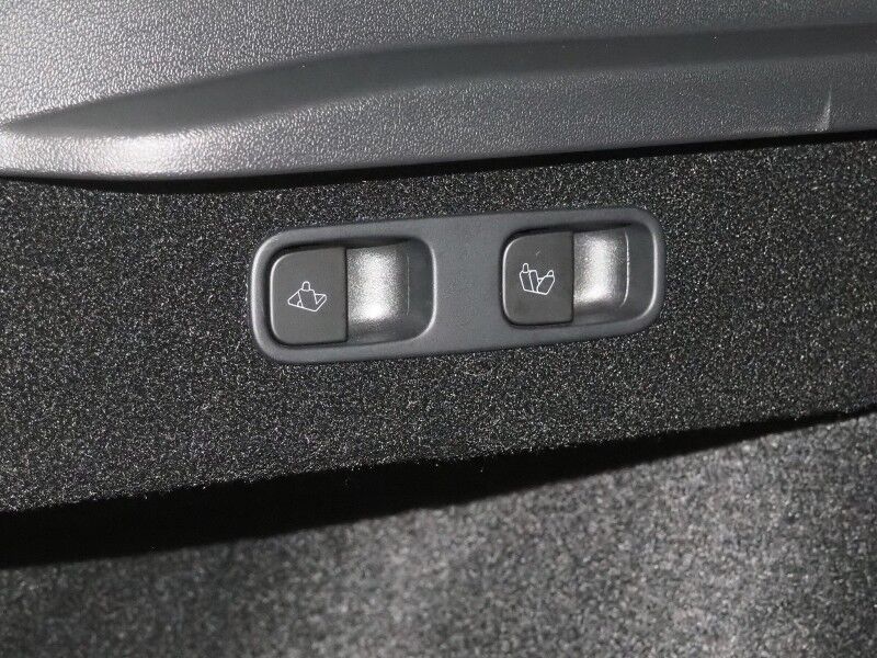 2025 Tesla Model Y Long Range RWD *AUTOPILOT, NAVIGATION, SAFETY ALERTS, ADAPTIVE CRUISE, SURROUND VIEW CAMERAS, PANORAMA GLASS ROOF, HEATED SEATS/STEERING WHEEL, WIRELESS CHARGING Round Rock TX