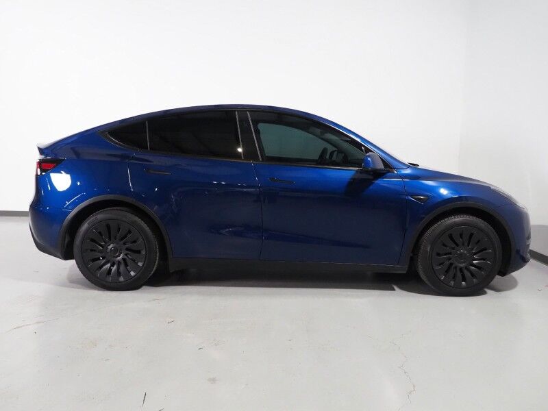 2025 Tesla Model Y Long Range RWD *AUTOPILOT, NAVIGATION, SAFETY ALERTS, ADAPTIVE CRUISE, SURROUND VIEW CAMERAS, PANORAMA GLASS ROOF, HEATED SEATS/STEERING WHEEL, WIRELESS CHARGING Round Rock TX