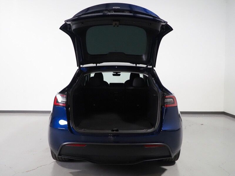 2025 Tesla Model Y Long Range RWD *AUTOPILOT, NAVIGATION, SAFETY ALERTS, ADAPTIVE CRUISE, SURROUND VIEW CAMERAS, PANORAMA GLASS ROOF, HEATED SEATS/STEERING WHEEL, WIRELESS CHARGING Round Rock TX