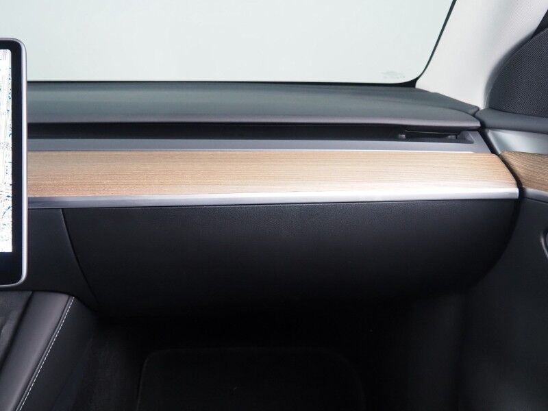 2025 Tesla Model Y Long Range RWD *AUTOPILOT, NAVIGATION, SAFETY ALERTS, ADAPTIVE CRUISE, SURROUND VIEW CAMERAS, PANORAMA GLASS ROOF, HEATED SEATS/STEERING WHEEL, WIRELESS CHARGING Round Rock TX