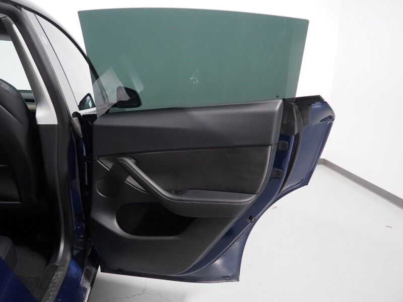 2025 Tesla Model Y Long Range RWD *AUTOPILOT, NAVIGATION, SAFETY ALERTS, ADAPTIVE CRUISE, SURROUND VIEW CAMERAS, PANORAMA GLASS ROOF, HEATED SEATS/STEERING WHEEL, WIRELESS CHARGING Round Rock TX