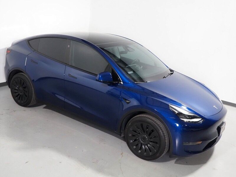 2025 Tesla Model Y Long Range RWD *AUTOPILOT, NAVIGATION, SAFETY ALERTS, ADAPTIVE CRUISE, SURROUND VIEW CAMERAS, PANORAMA GLASS ROOF, HEATED SEATS/STEERING WHEEL, WIRELESS CHARGING Round Rock TX