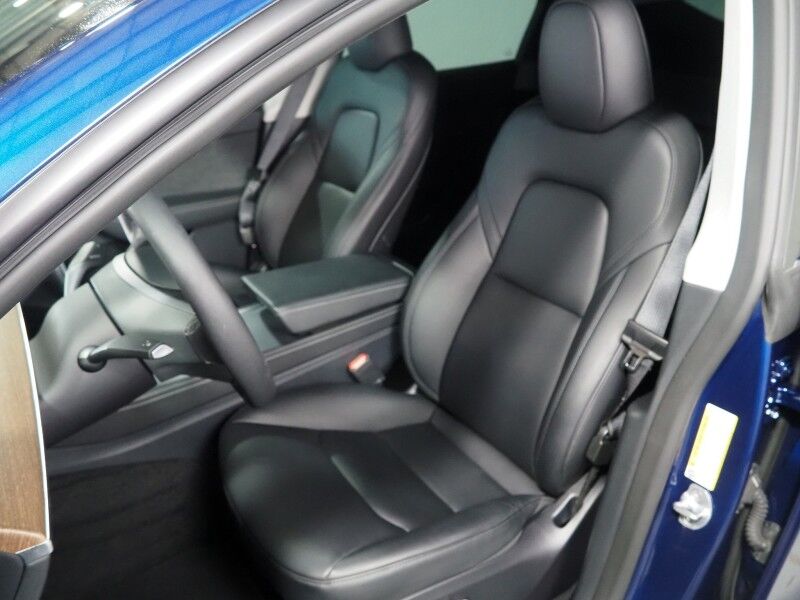 2025 Tesla Model Y Long Range RWD *AUTOPILOT, NAVIGATION, SAFETY ALERTS, ADAPTIVE CRUISE, SURROUND VIEW CAMERAS, PANORAMA GLASS ROOF, HEATED SEATS/STEERING WHEEL, WIRELESS CHARGING Round Rock TX