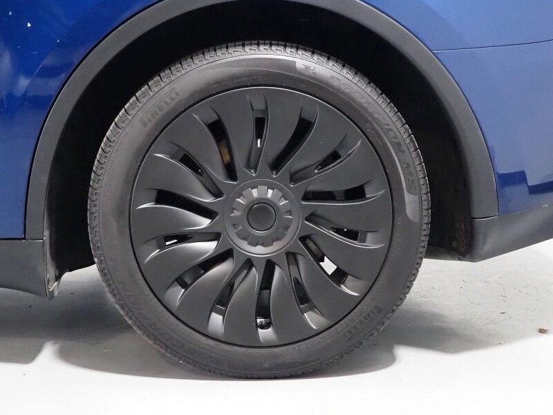 2025 Tesla Model Y Long Range RWD *AUTOPILOT, NAVIGATION, SAFETY ALERTS, ADAPTIVE CRUISE, SURROUND VIEW CAMERAS, PANORAMA GLASS ROOF, HEATED SEATS/STEERING WHEEL, WIRELESS CHARGING Round Rock TX