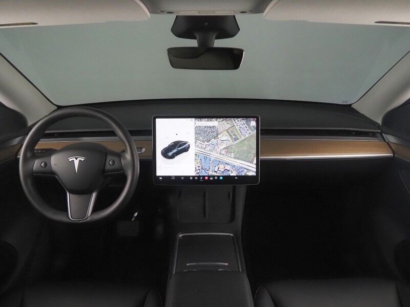 2025 Tesla Model Y Long Range RWD *TRAFFIC AWARE CRUISE CONTROL, NAVIGATION, SAFETY ALERTS, SURROUND VIEW CAMERAS, PANORAMA GLASS ROOF, HEATED SEATS/STEERING WHEEL, 20 INCH WHEELS, WIRELESS CHARGING