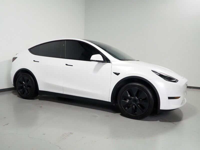 2025 Tesla Model Y Long Range RWD *TRAFFIC AWARE CRUISE CONTROL, NAVIGATION, SAFETY ALERTS, SURROUND VIEW CAMERAS, PANORAMA GLASS ROOF, HEATED SEATS/STEERING WHEEL, WIRELESS CHARGING