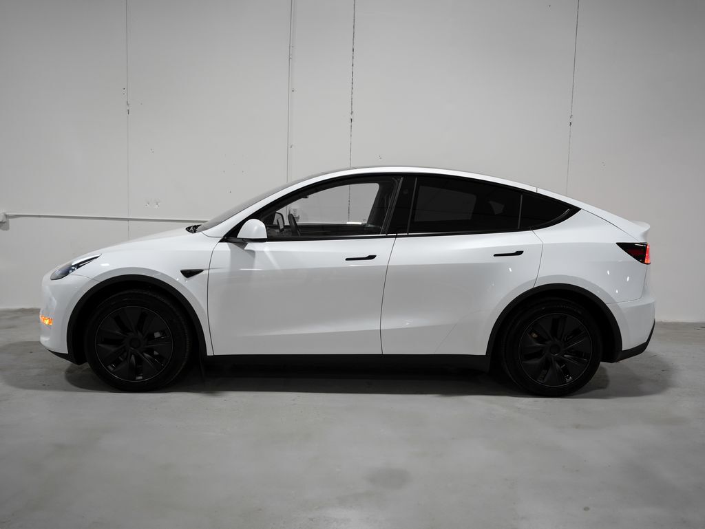2025 Tesla Model Y Long Range