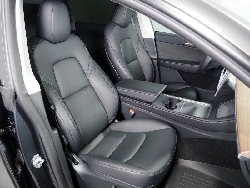 2025 Tesla Model Y Performance AWD *AUTOPILOT, NAVIGATION, SAFETY ALERTS, ADAPTIVE CRUISE, SURROUND VIEW CAMERAS, PANORAMA GLASS ROOF, HEATED SEATS/STEERING, 21 INCH UBERTURBINE WHEELS, WIRELESS CHARGING