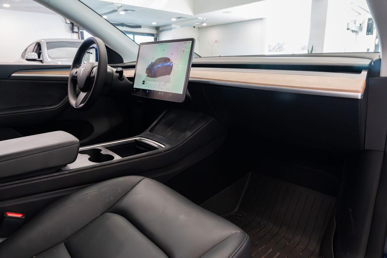 2025 Tesla Model Y Performance Gladstone OR