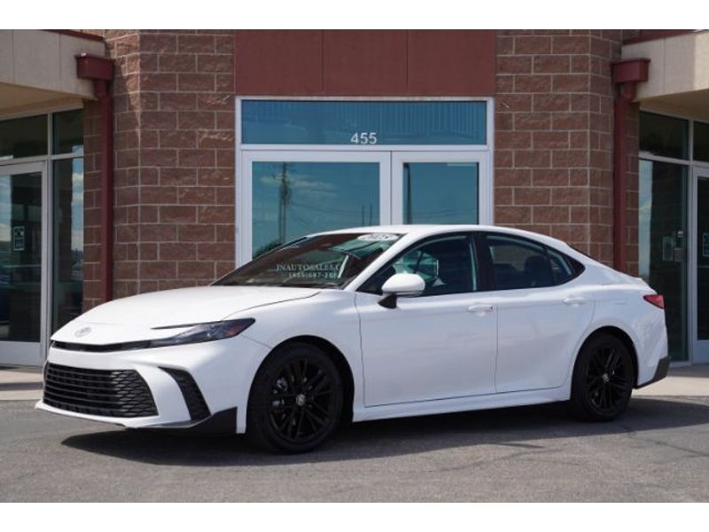 2025 Toyota Camry Hybrid SE