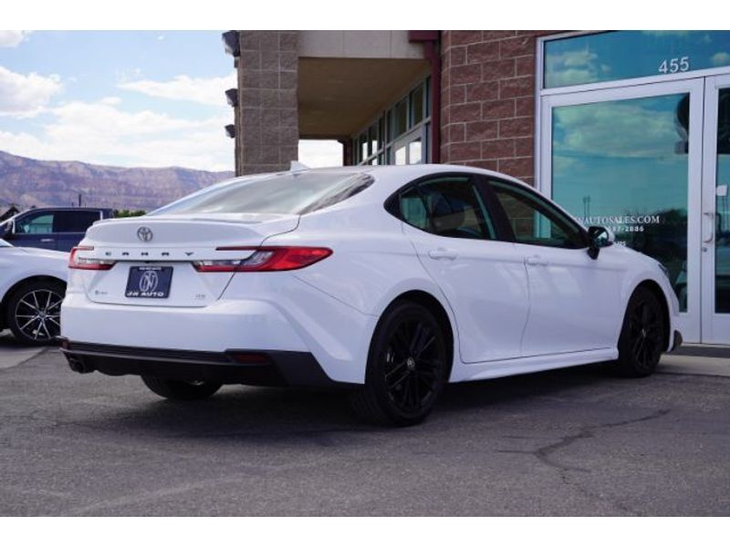 2025 Toyota Camry Hybrid SE Huntington UT