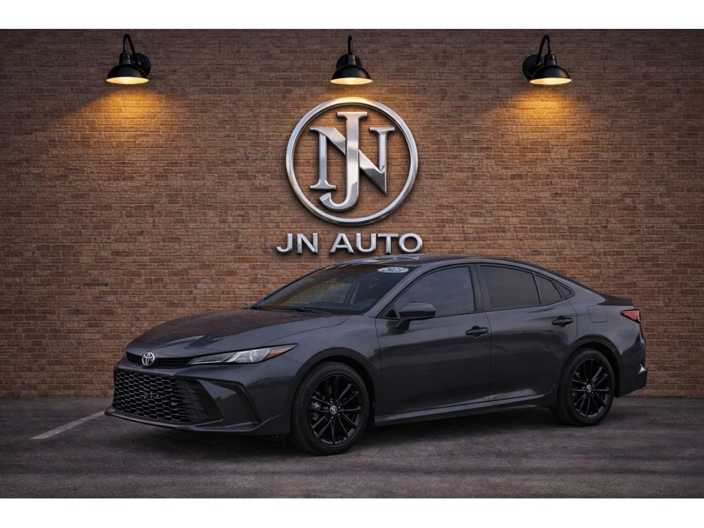 2025 Toyota Camry Hybrid SE Hybrid