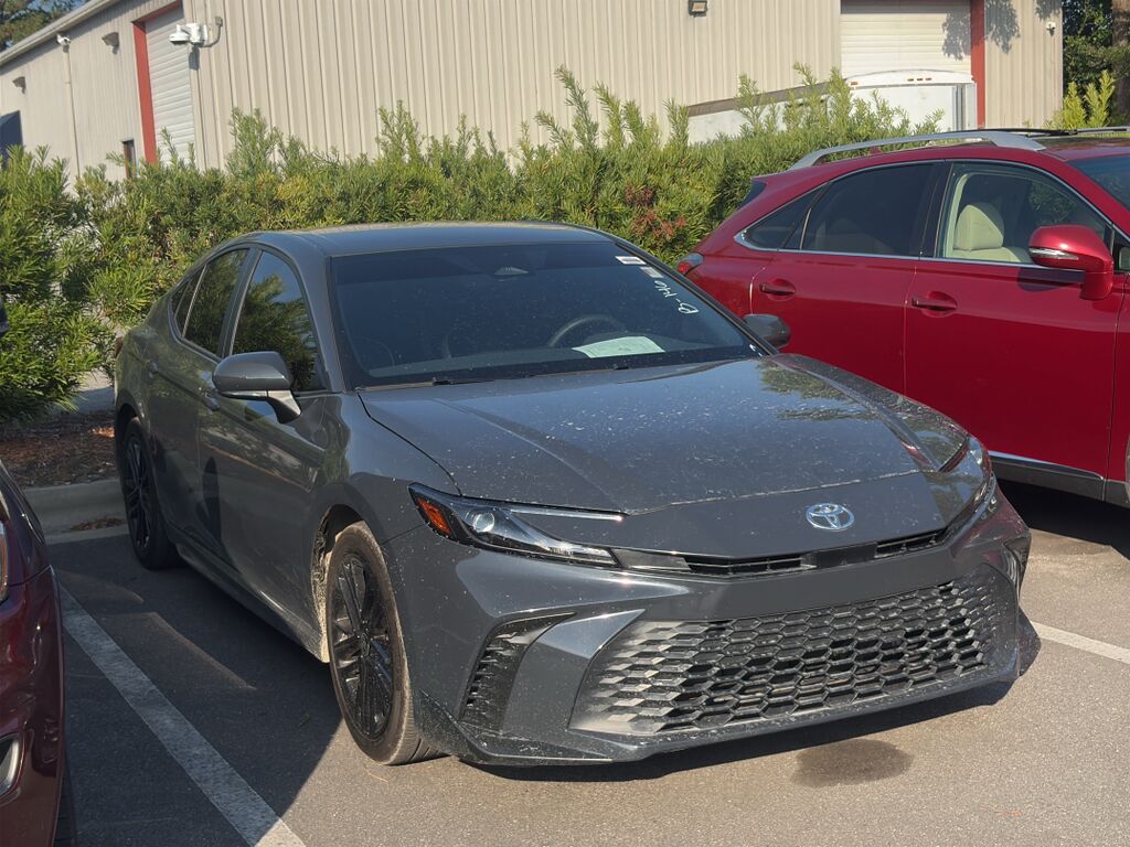 2025 Toyota Camry Hybrid SE