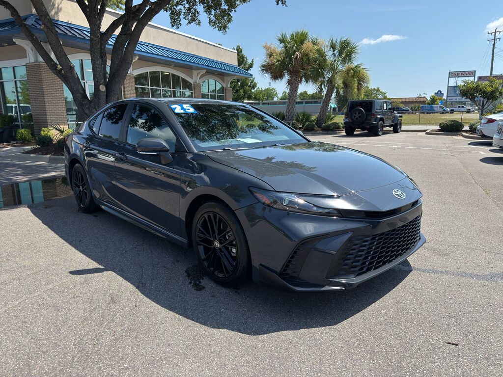 2025 Toyota Camry Hybrid SE
