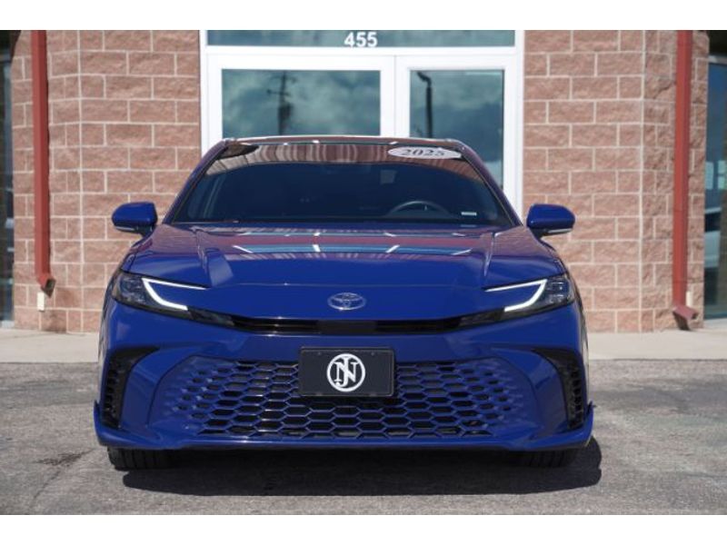 2025 Toyota Camry Hybrid XSE photo 2