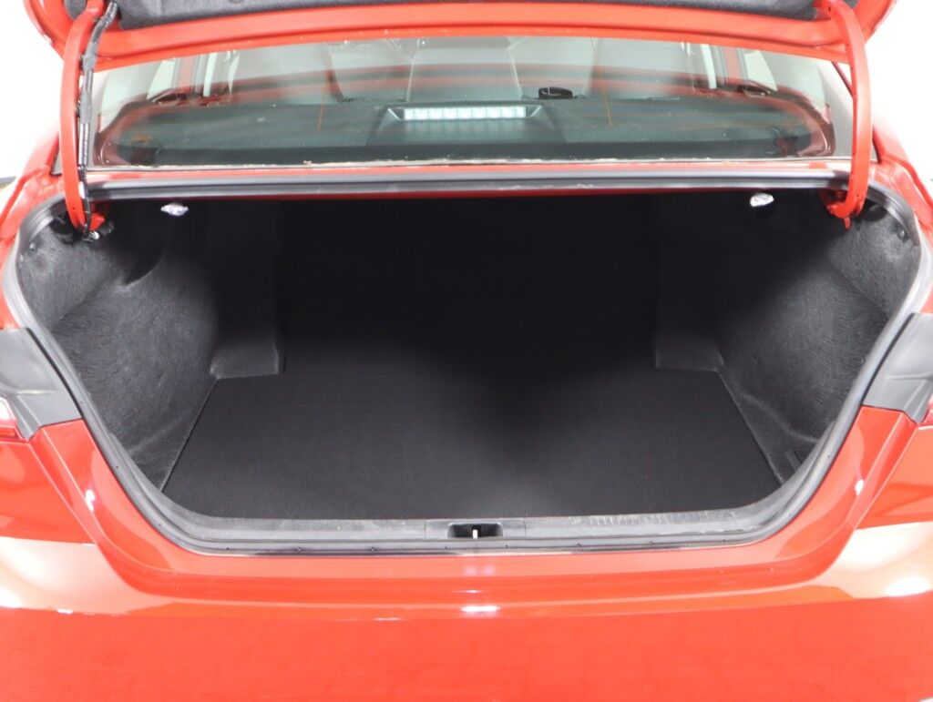 2025 Toyota Camry LE Hybrid AWD Maumee OH