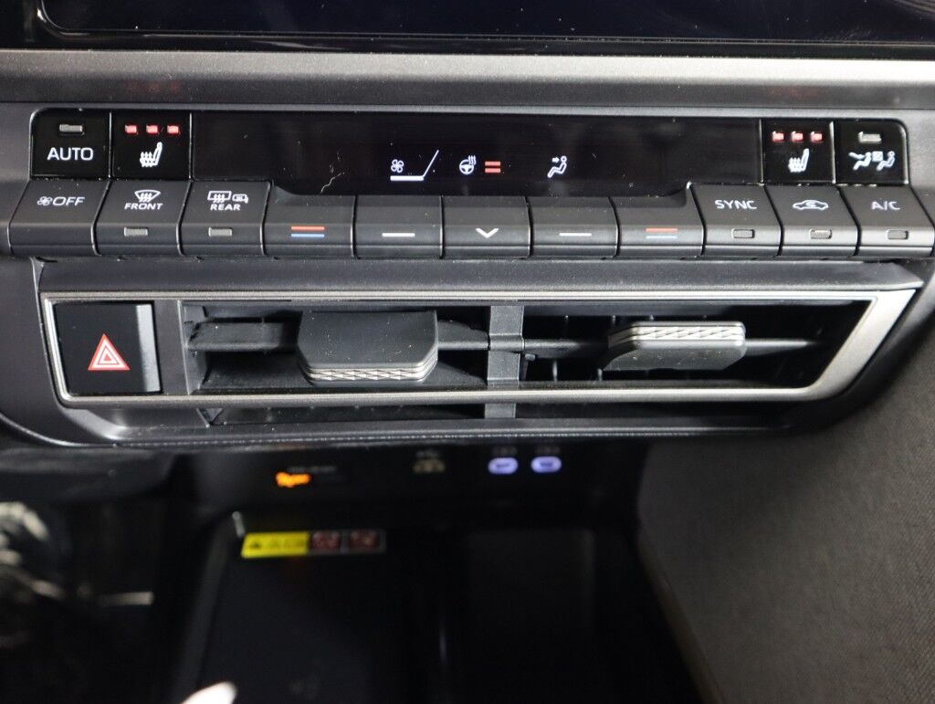 2025 Toyota Camry LE Hybrid AWD Maumee OH