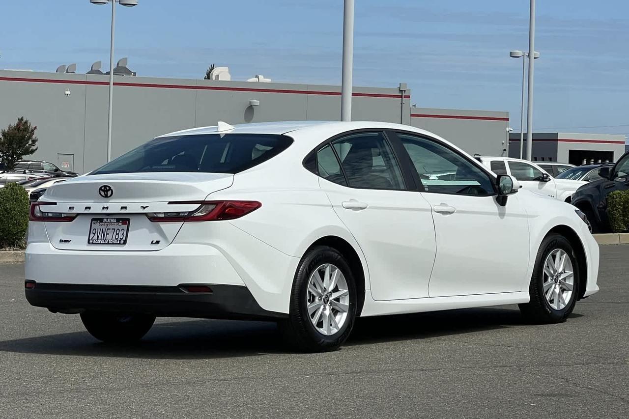 2025 Toyota Camry LE